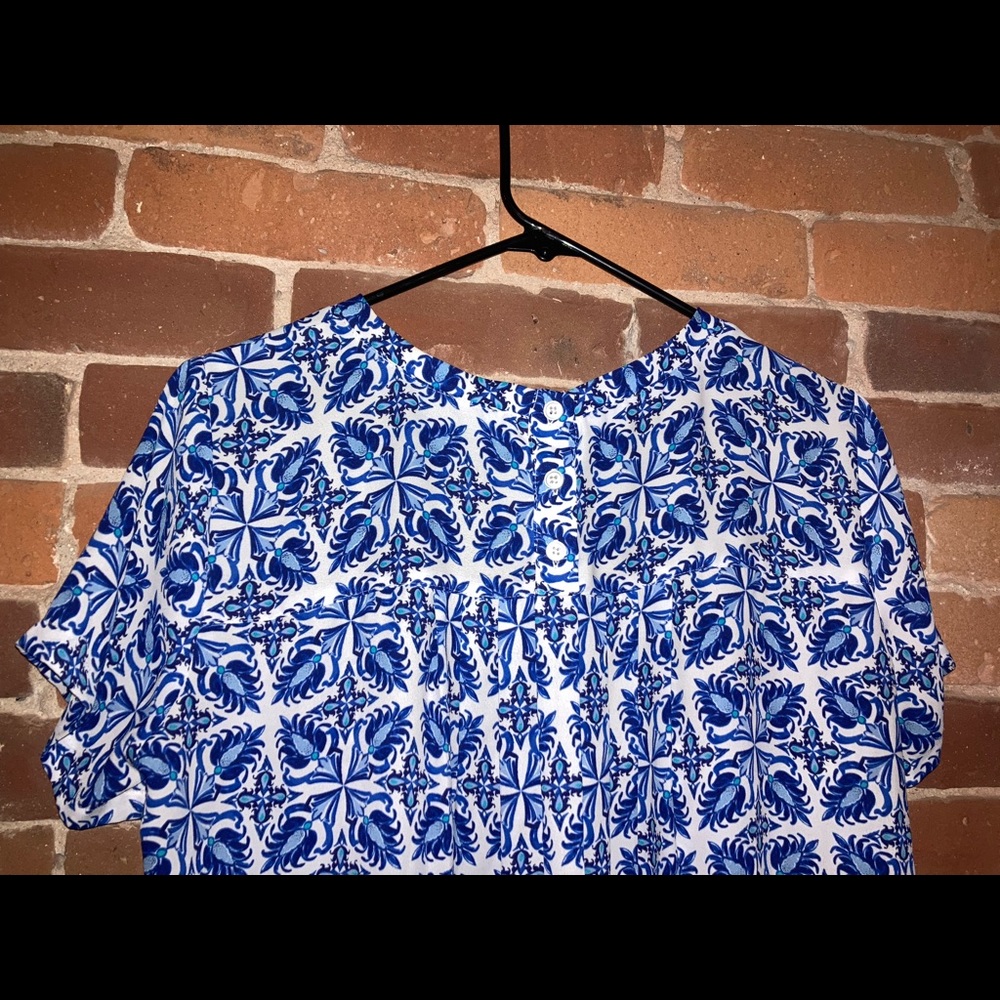 LOFT Women’s Beautiful Blue White Pattern
